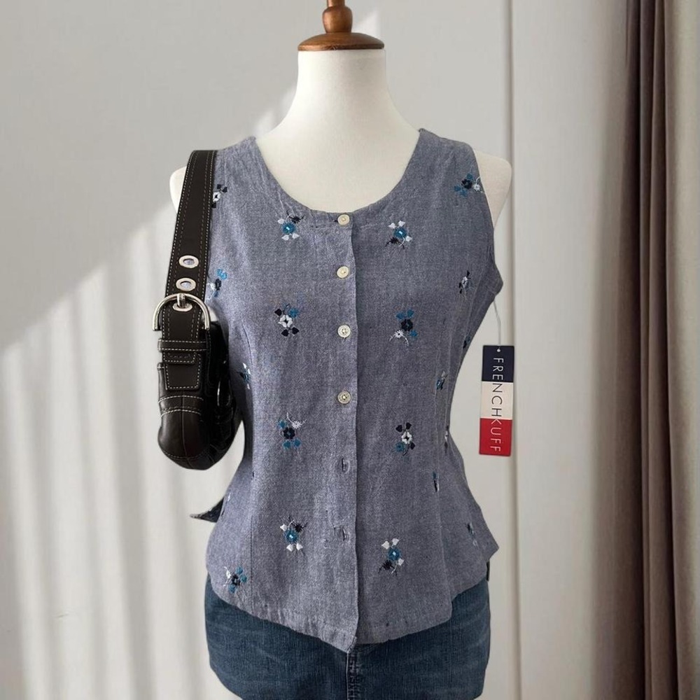 Frenchkuff Women Blue Chambray Floral Embroidered Button Down Sleeveless Top S